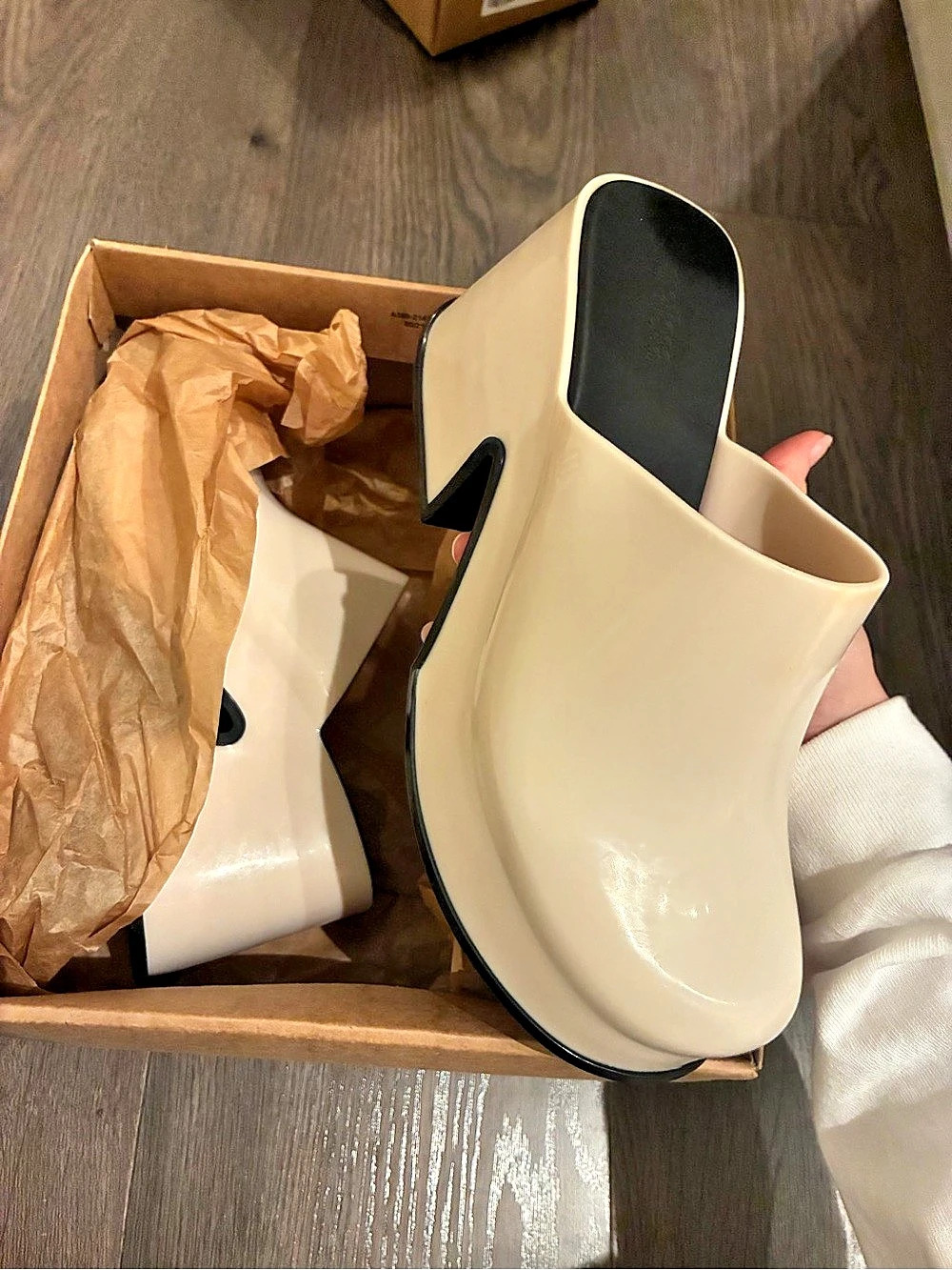 Melissa Mia AD Mules in Beige & Black US 9 brand new in box NIB